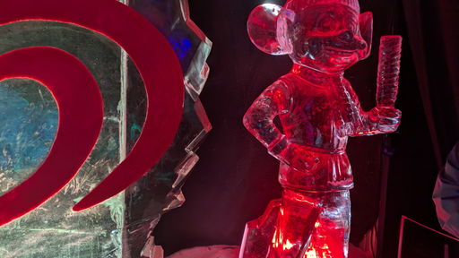 Eisskulpturen-Dome - Zeitreise ins Jahr 1975