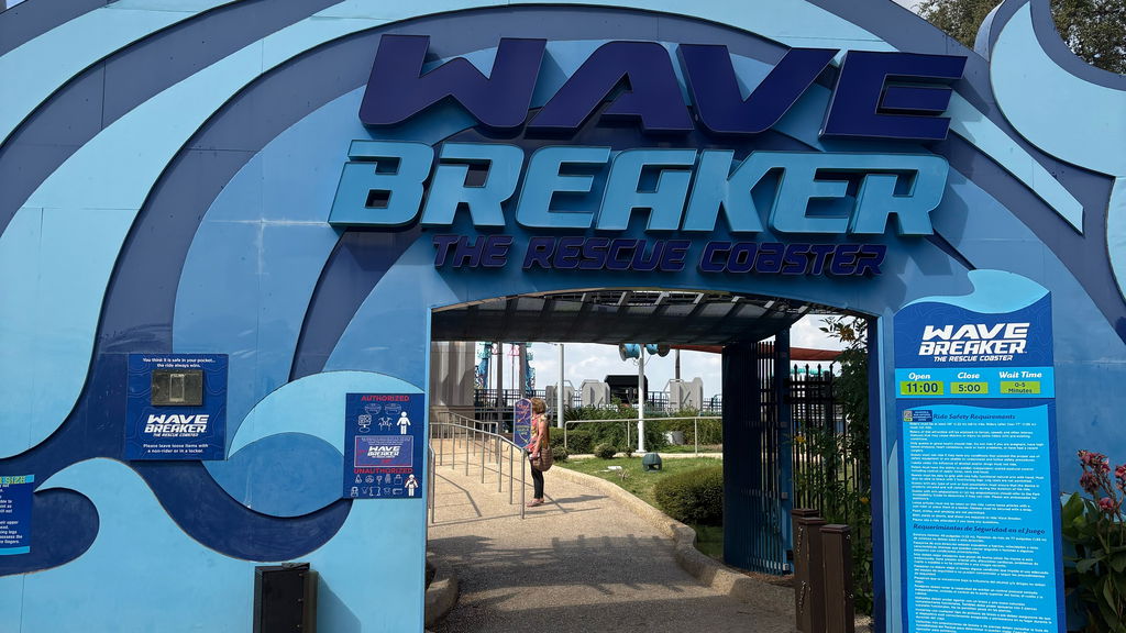 Wave Breaker: The Rescue Coaster