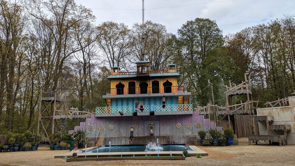 Azuria the next sultan stunt & dive show