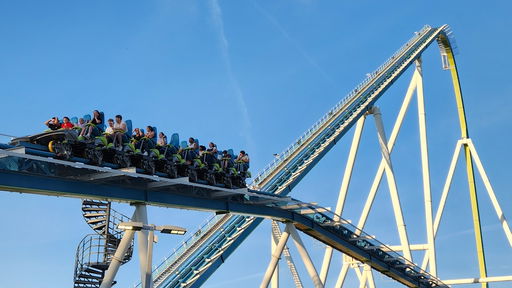 Fury 325