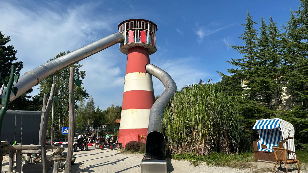 Leuchtturm-Rutsche