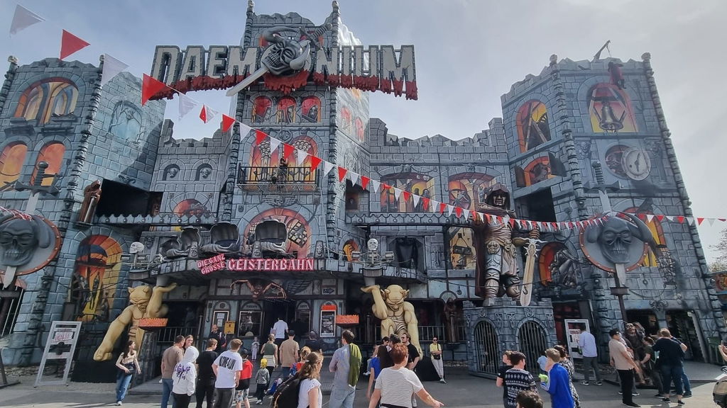 Geisterbahn "Daemonium" (Blume)