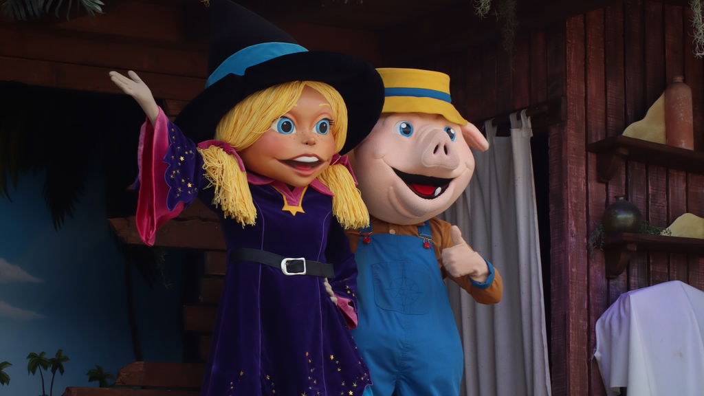 Toos & Morrel gaan op Vakantie