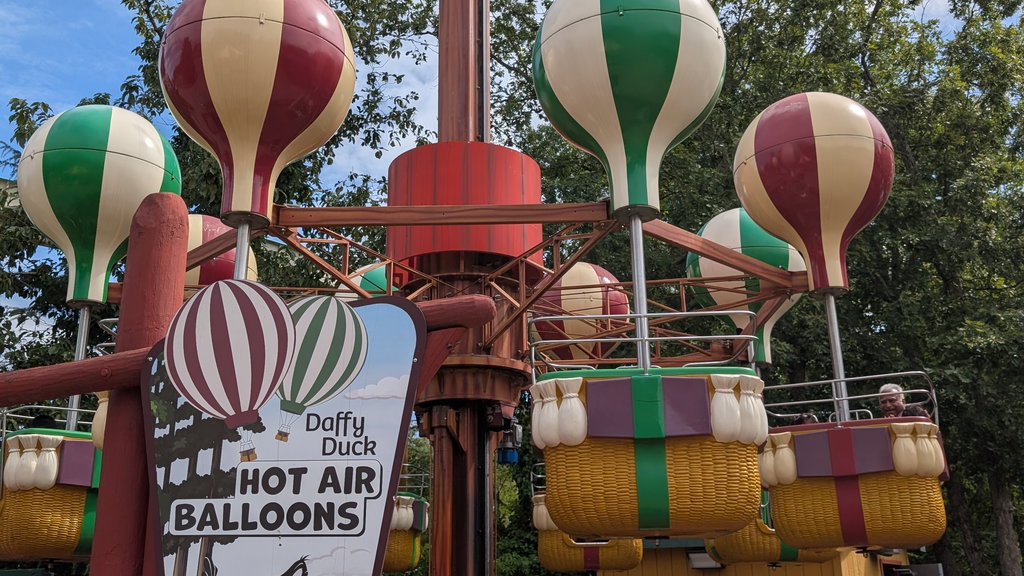 Daffy Duck's Hot Air Balloons