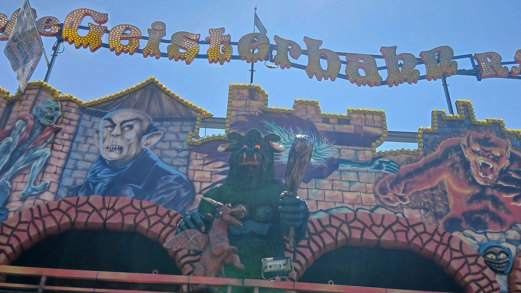 Die Große Geisterbahn